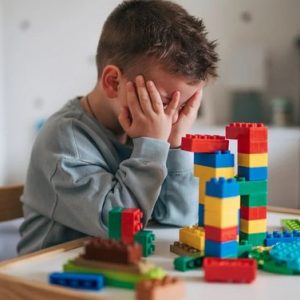 Giải Mã Tự Kỷ Ở Trẻ Em: Nguyên Nhân, Triệu Chứng, Và Các Phương Pháp Điều Trị Hiệu Quả